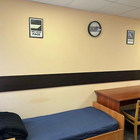 Hostel Krone Gok Zatishok Kiev Bagian luar foto