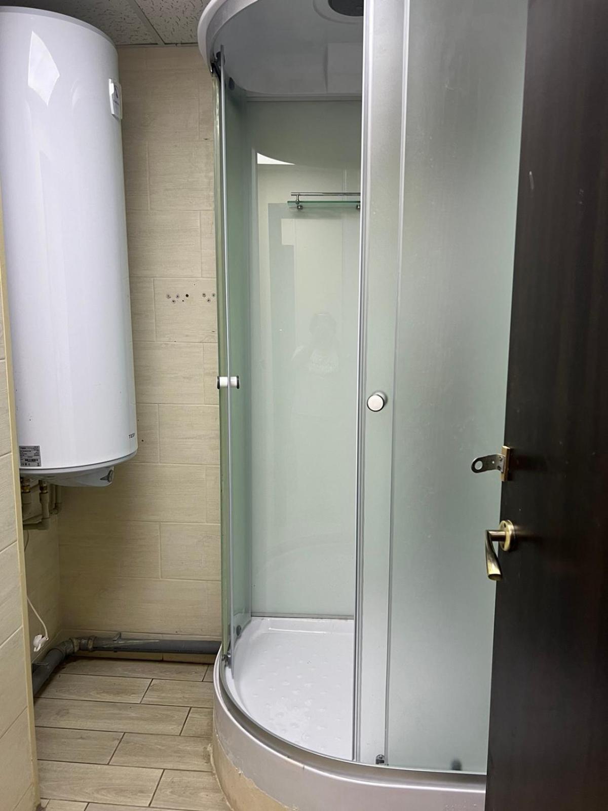 Hostel Krone Gok Zatishok Kiev Bagian luar foto