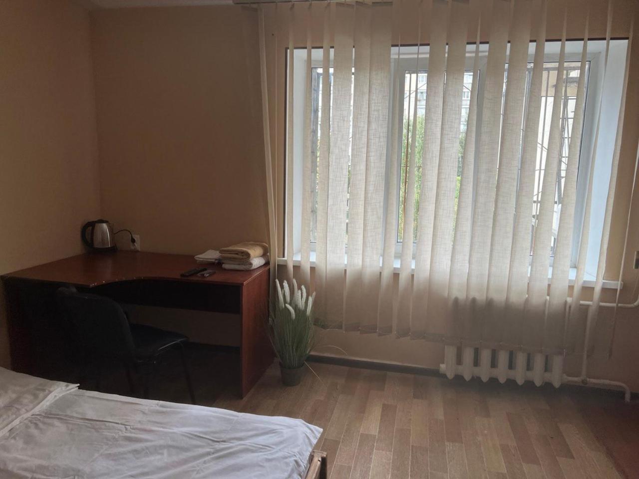 Hostel Krone Gok Zatishok Kiev Bagian luar foto