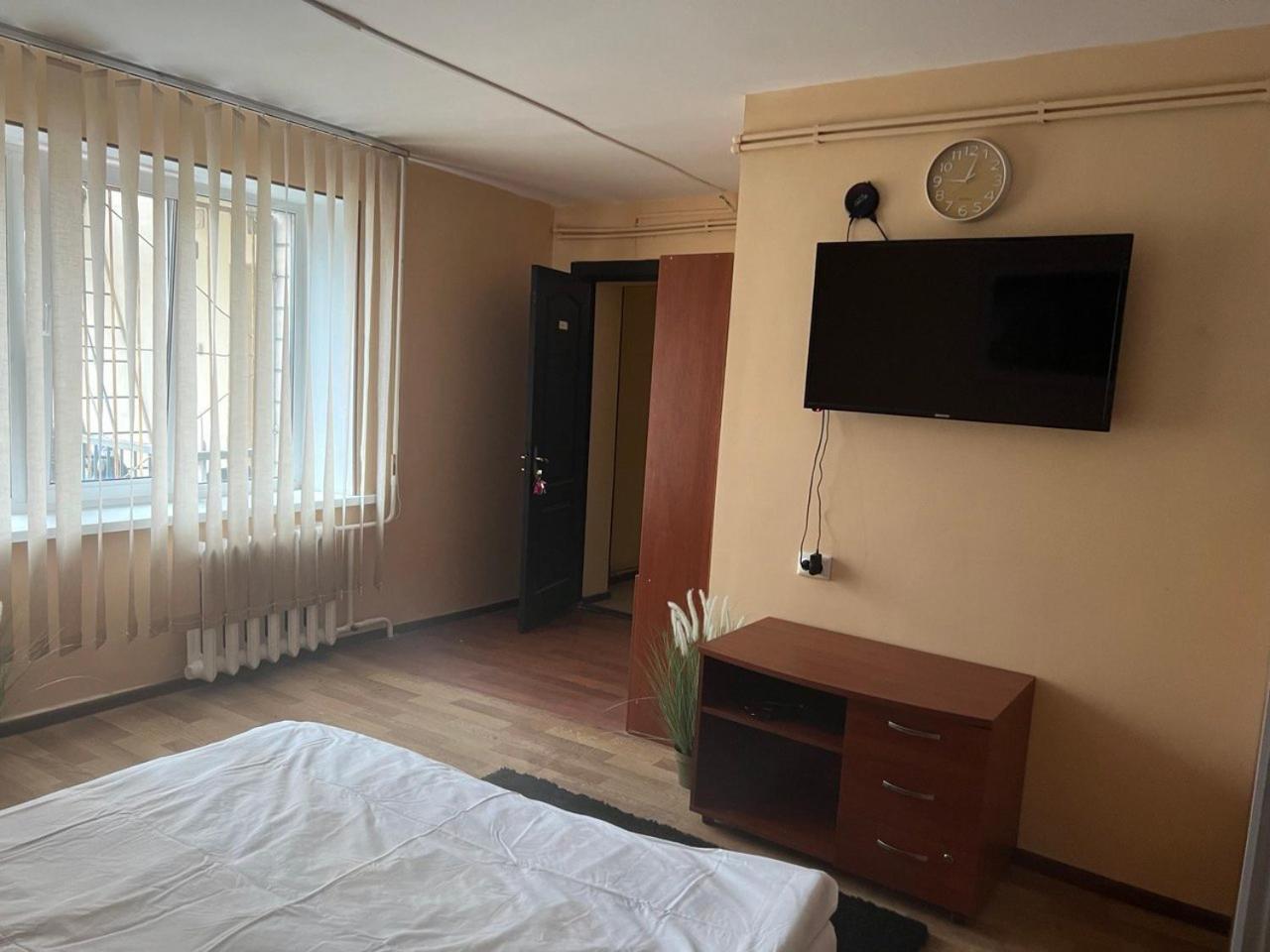 Hostel Krone Gok Zatishok Kiev Bagian luar foto